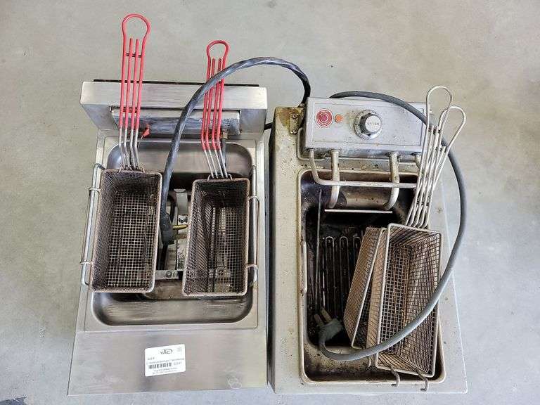 2 Electric Deep Fryers 1 Not Working Yorkton Auction Centre