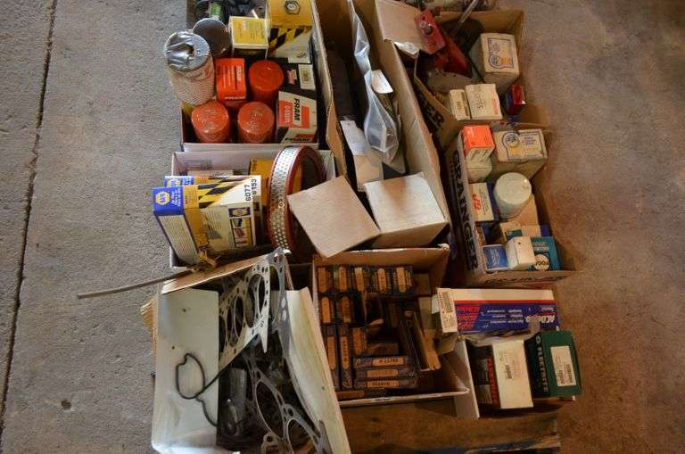 Pallet Of Automotive Items Russell, Mb. Yorkton Auction Centre