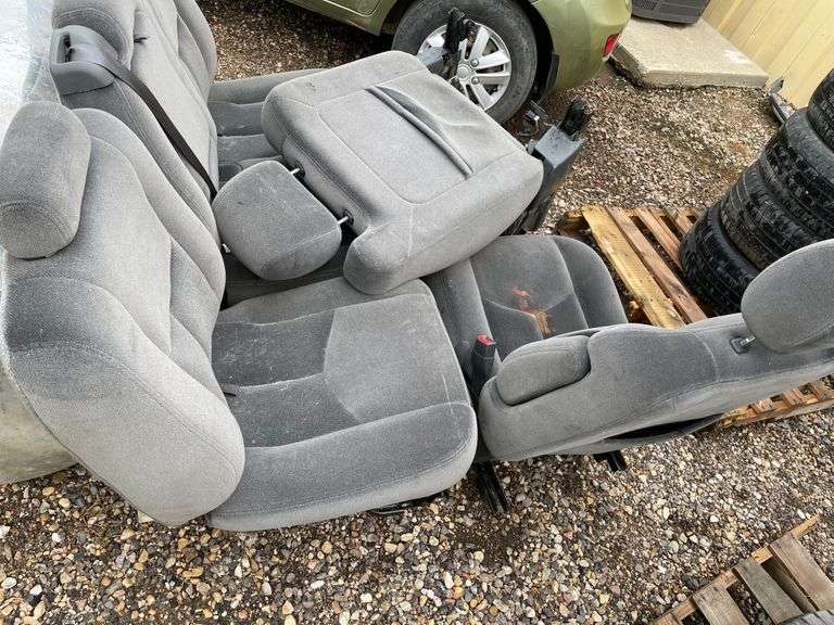 Vehicle Seats Yorkton Auction Centre