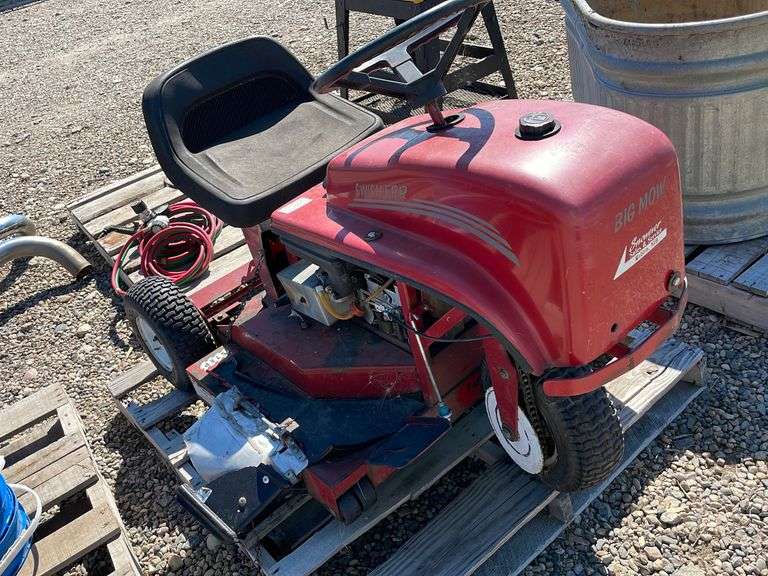 3 Wheeled Swisher Riding Mower - Yorkton Auction Centre