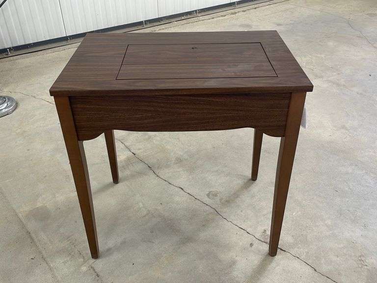 Sewing Yorkton Auction Centre