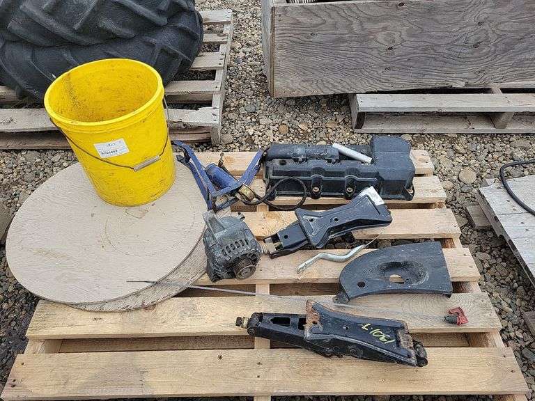 Jacks / Grease Gun / Alternator / Carry Bag Yorkton Auction Centre