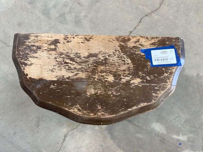 3 Legged Stand Yorkton Auction Centre