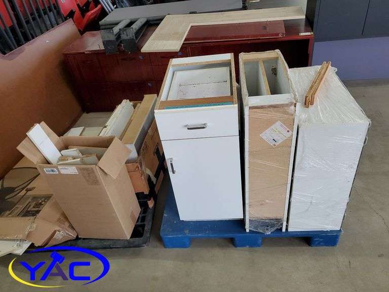 White Kitchen Cupboards and Shelving Yorkton Auction Centre