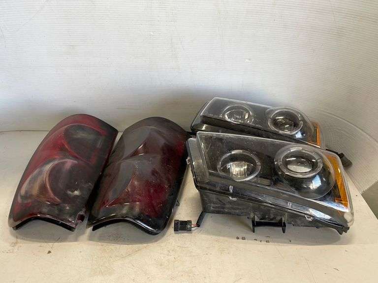 2003 - 2007 Silverado Headlights / Taillights - Yorkton Auction Centre