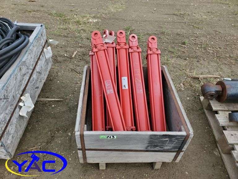 6 Hydraulic Cylinders Yorkton Auction Centre