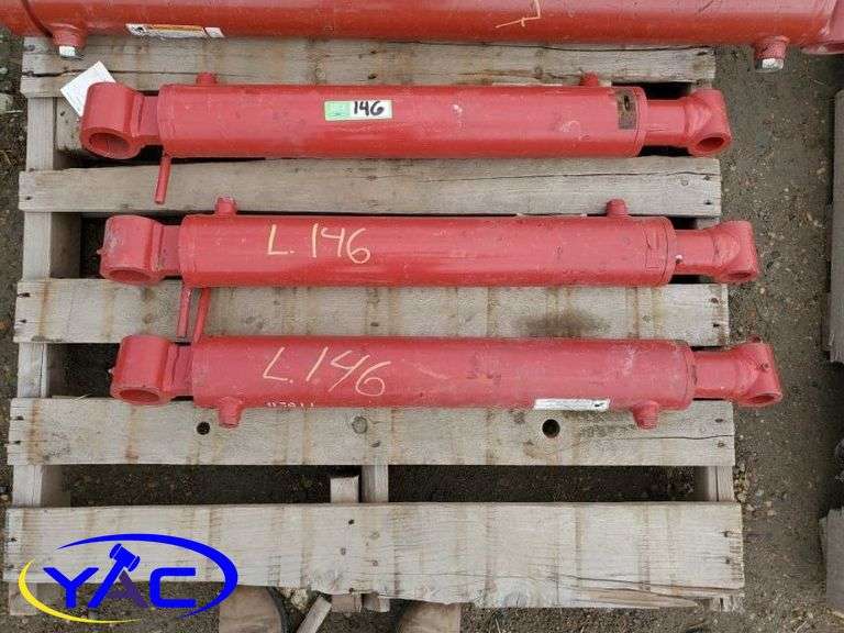 3 Hydraulic Cylinders Yorkton Auction Centre