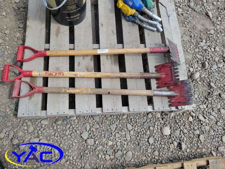 3 Roof Stripping Shovels Yorkton Auction Centre