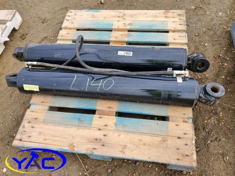2 Hydraulic Cylinders Yorkton Auction Centre