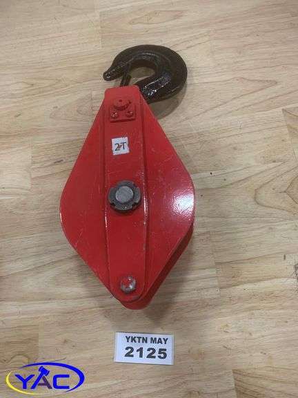 Snatch Block With Hook – 2-Ton Capacity, For Winching, Lifting, Rigging, Heavy-Duty Use