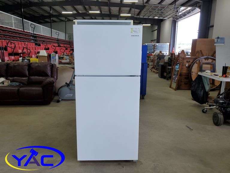 Refrigerator w/ Top Freezer Yorkton Auction Centre