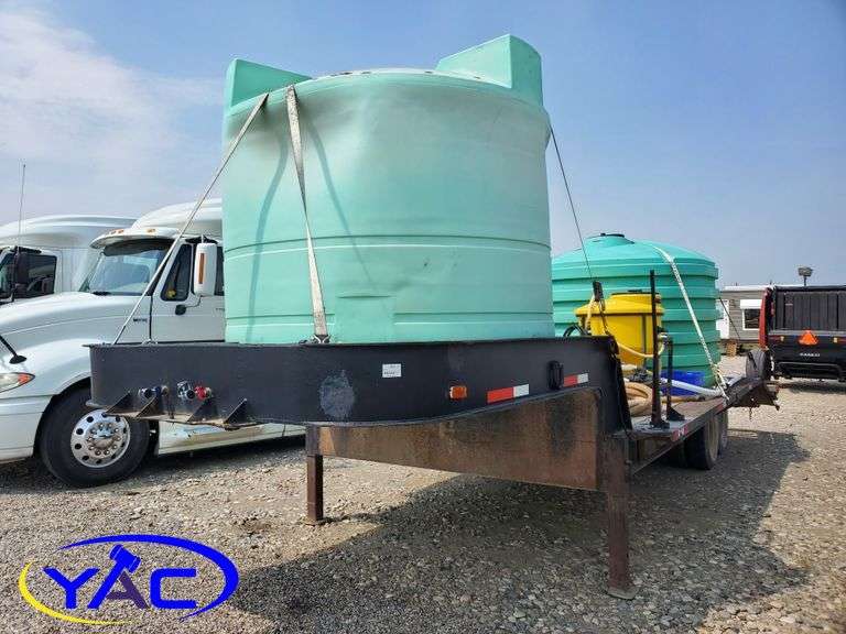 1974 Step Deck Sprayer Trailer w/ Beavertail Yorkton Auction Centre