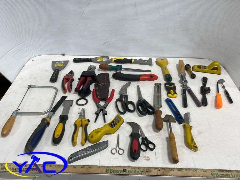 Hand Cutters / Scrapers Yorkton Auction Centre