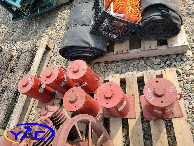 6 Hydraulic Cylinders Double Acting 12" Press Yorkton Auction Centre