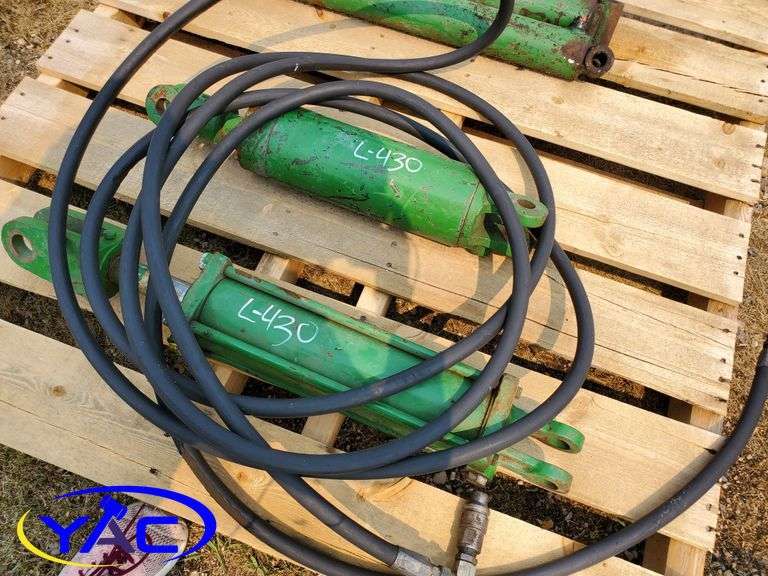 2 Hydraulic Cylinders Yorkton Auction Centre