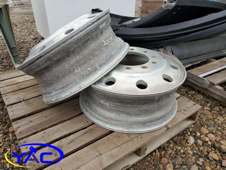 2 Semi Truck Rims Aluminum 24.5 Yorkton Auction Centre