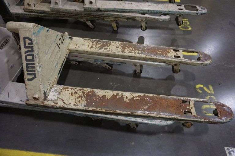 Lot of (4) Crown Pallet Jacks Yellow Tag Auctions