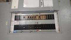 Challenger Panelboard - Yellow Tag Auctions