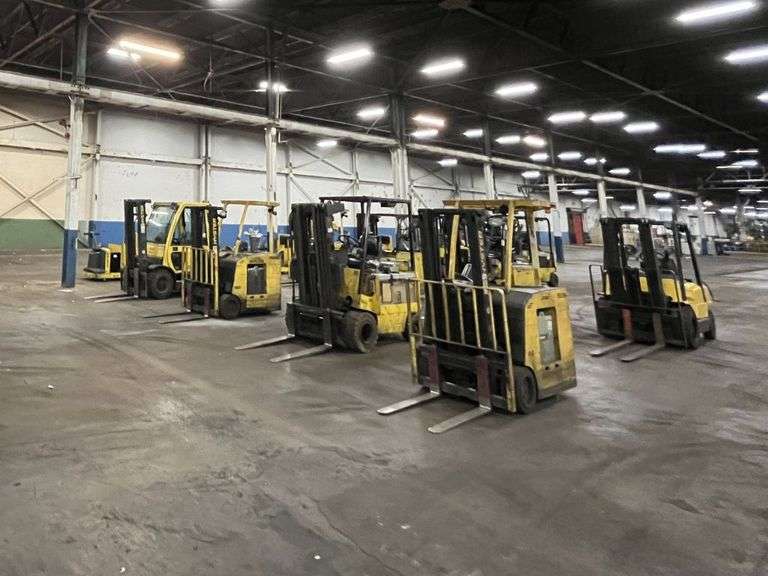 Auction 30913F Forklifts, Tow Tractors and Boom Lifts Located in