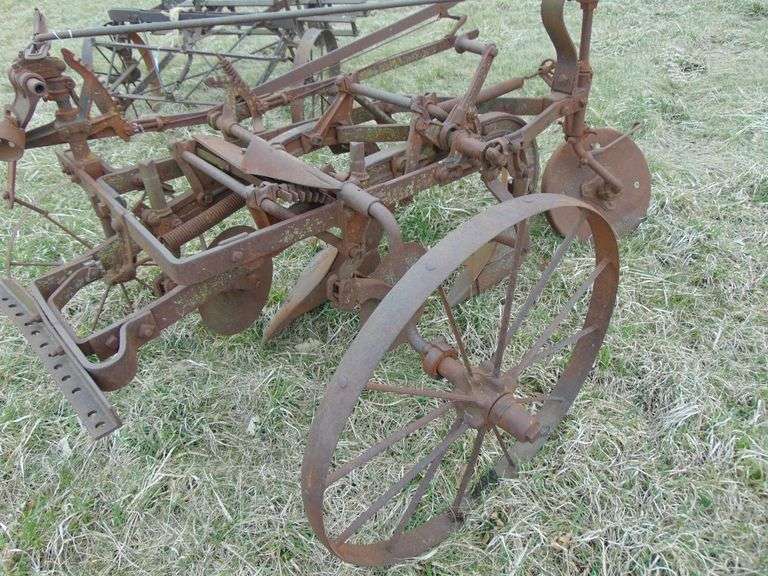 EMERSON 2 BOTTOM GANG PLOW Ziemer Hilbrands Auctions