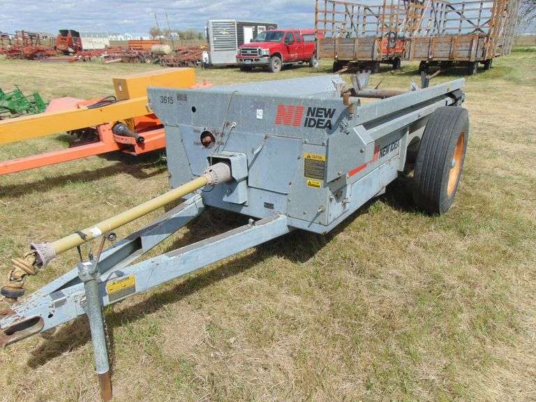 NEW IDEA 3615, PTO MANURE SPREADER, VERY GOOD CONDITION Ziemer