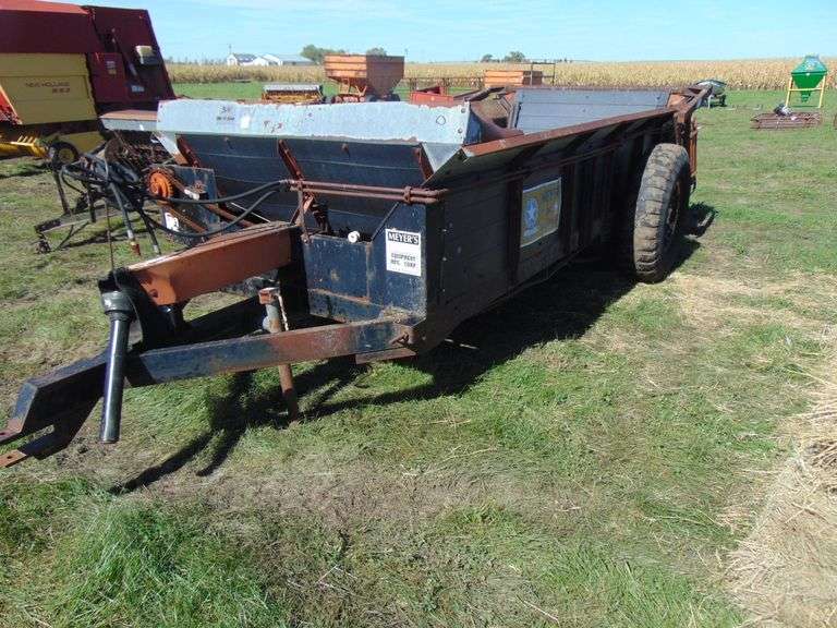 MEYERS MANURE SPREADER, PLASTIC FLOOR AND SIDES, W/SLOP GATE Ziemer