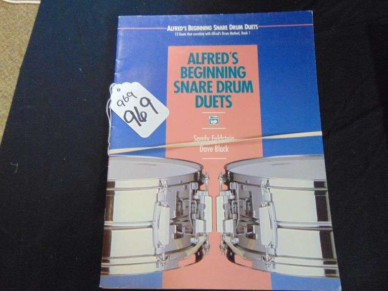 COLLECTION OF DRUM PERFORMANCE BOOKS ALFRED'S BEGINNING SNARE DRUM
