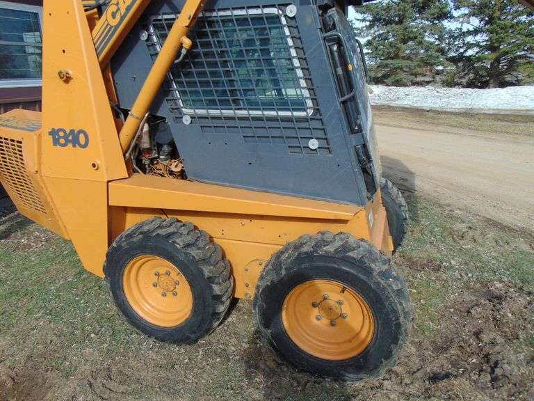 CASE 1840 SKID LOADER, 50 HP, 239 CI, CUMMINS ENGINE, w/7 FT BUCKET, 4615 HRS Ziemer Hilbrands