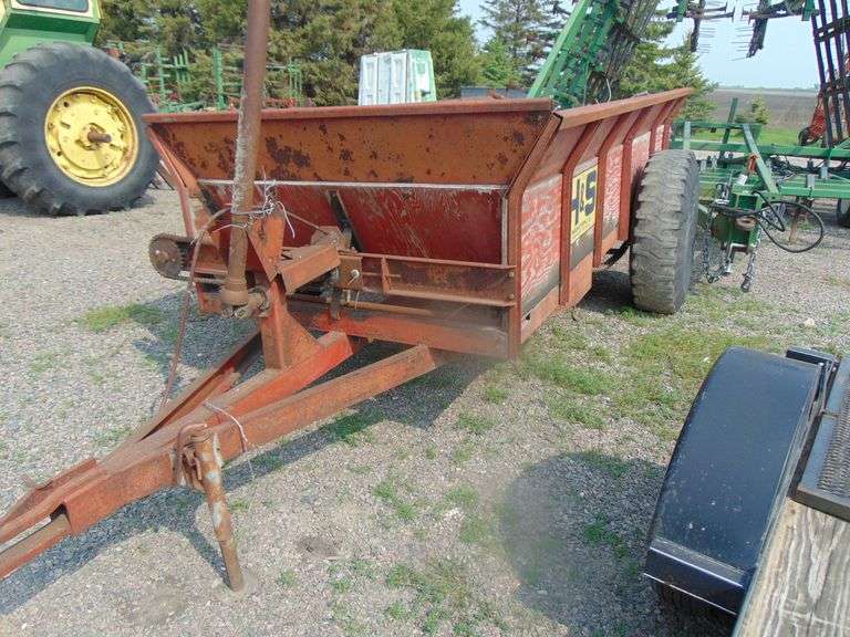 H&S PTO DRIVEN MANURE SPREADER Ziemer Hilbrands Auctions