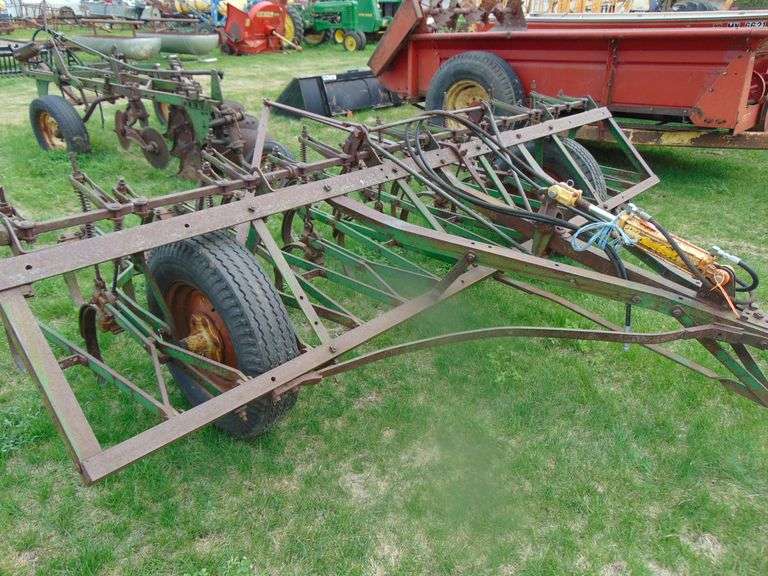 JD 12 FT FIELD CULTIVATOR w/HYD LIFT Ziemer Hilbrands Auctions