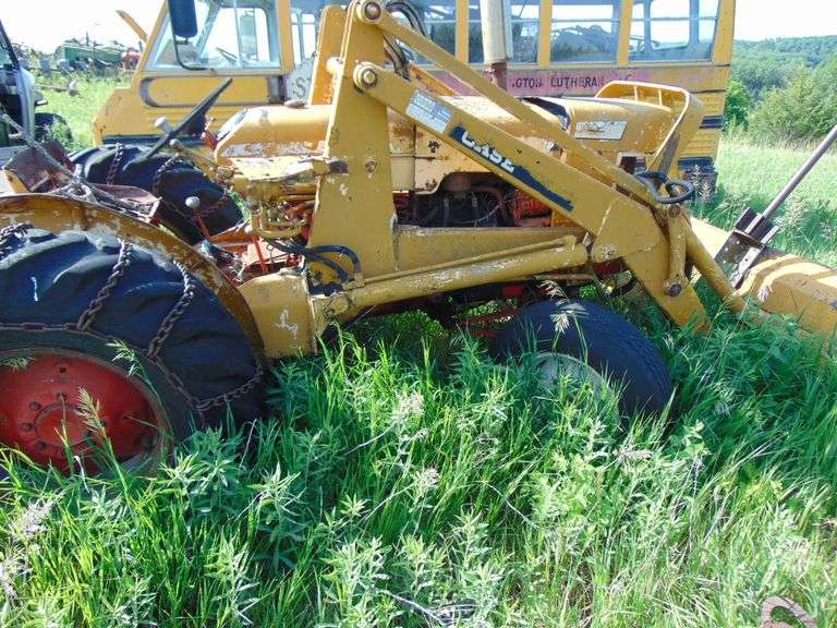 530 CASE TRACTOR w/CASE LOADER Ziemer Hilbrands Auctions