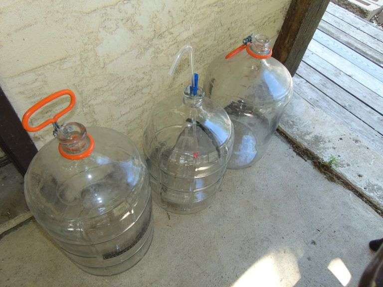 WINE MAKING KIT w/BOTTLES & JUGS Ziemer Hilbrands Auctions